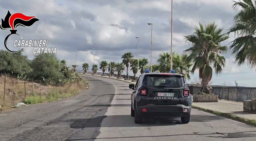 SAN PIETRO CLARENZA. RUBA IN UNA VILLA MENTRE PROPRIETARIA DORME, DENUNCIATO