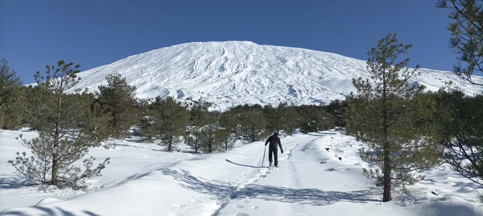 POSTE ITALIANE: “SULL’ETNA IL RECAPITO È AD ALTE QUOTE”. OLTRE 60 MEZZI 4X4 SULLE STRADE DI MONTAGNA IN SICILIA