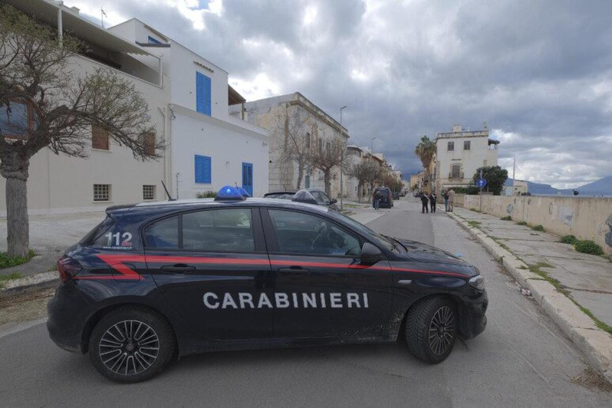 TRAGEDIA A PALERMO: UCCIDE MOGLIE E DUE FIGLI (5 e 16 anni), UN'ALTRA FIGLIA RIESCE A SFUGGIRE POI CHIAMA I CC E SI CONSEGNA - 