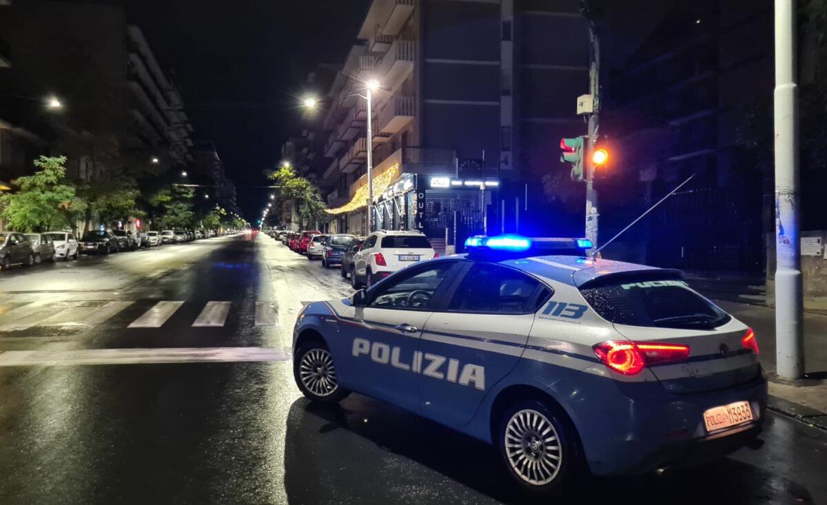 CATANIA. IZZA IL SUO PITBULL CONTRO GLI AGENTI TERRORIZZANDO I CLIENTI DI UN SUPERMERCATO, 39ENNE ARRESTATO - 