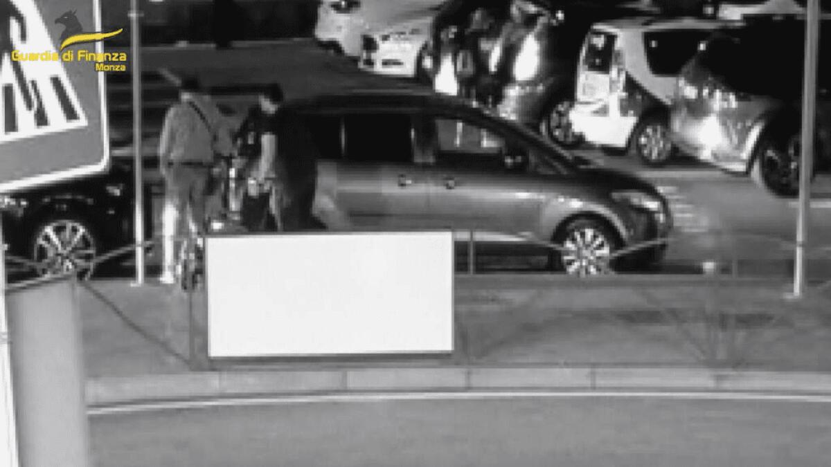 “MIRACOLO A MONZA”: SCOPERTI IL CIECO CHE GUIDA IL SUV E L'AMICO DISABILE CHE  SI ALZA DALLA CARROZZINA - 