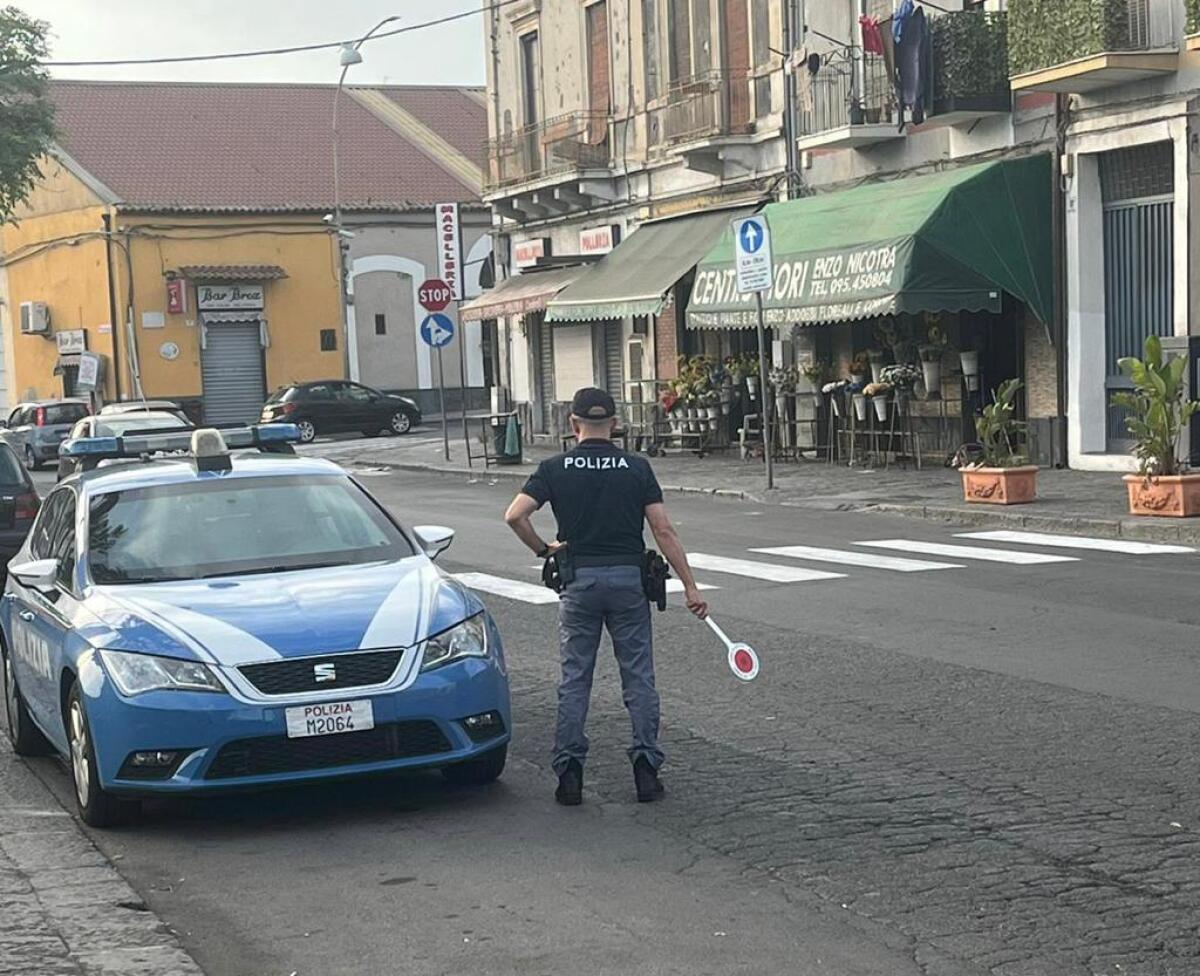 CATANIA. RUBANO UN’AUTO E TENTANO LA FUGA, UN 30ENNE ED UN 24ENNE ARRESTATI - 