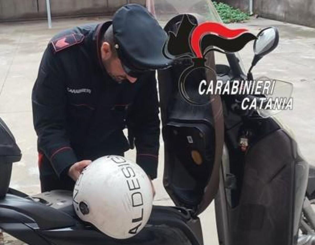 MISTERBIANCO: COLPO D’OCCHIO DEI CARABINIERI E VIENE ARRESTATO CON DROGA E SOLDI - 