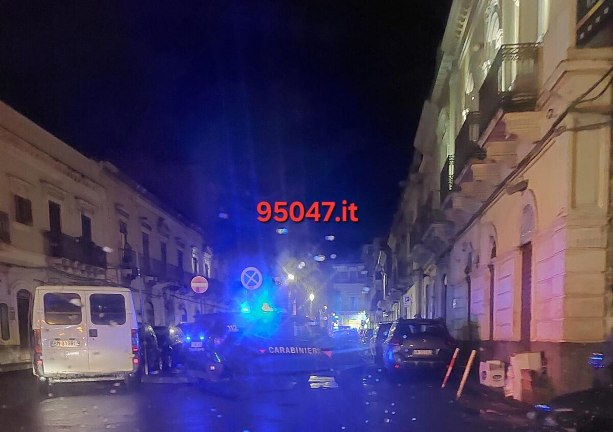 RISSA IN PIENO CENTRO A PATERNÒ - 