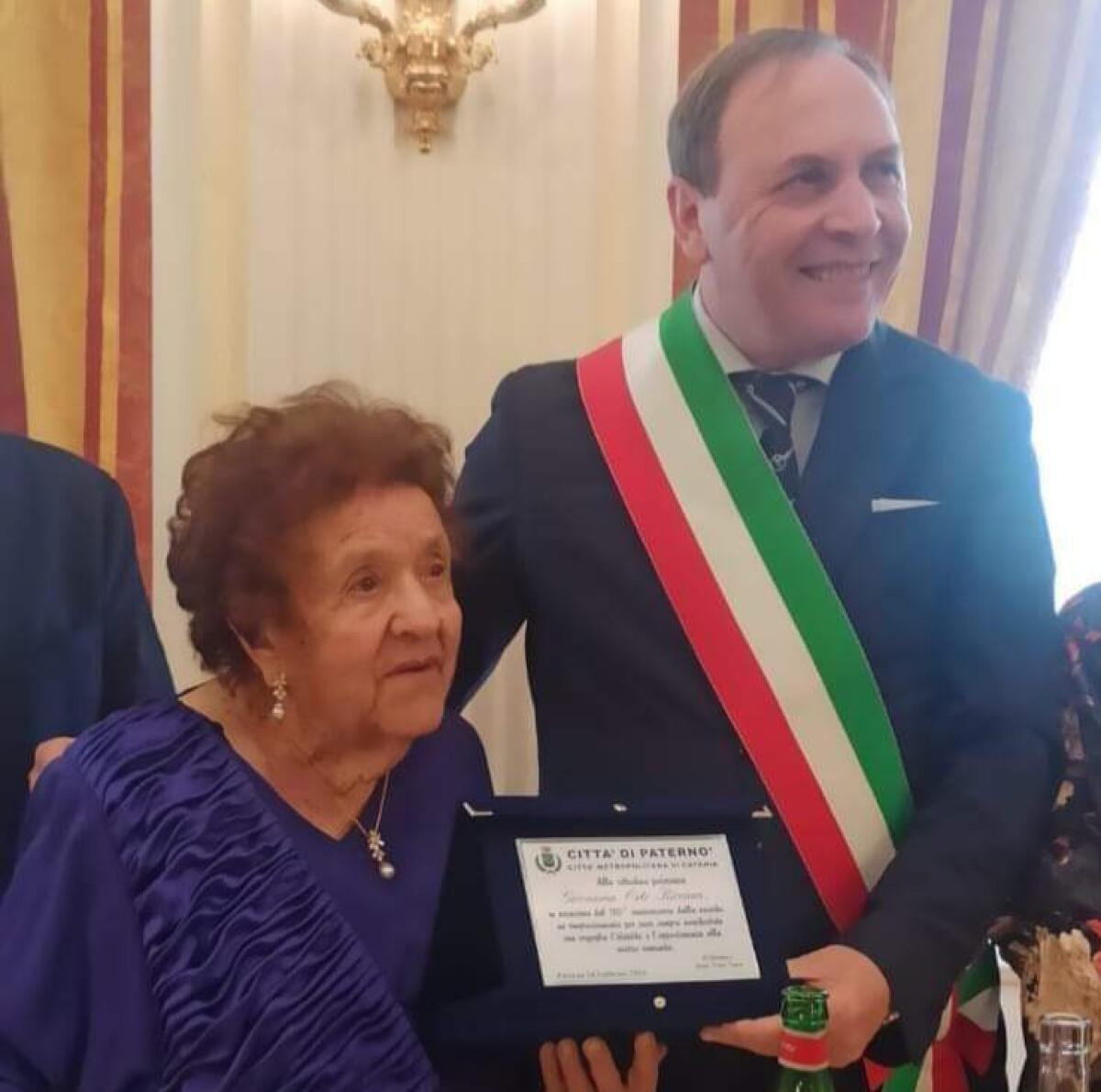 PATERNÒ. NONNA GIOVANNA TAGLIA IL TRAGUARDO PRESTIGIOSO DEI 100 ANNI - 
