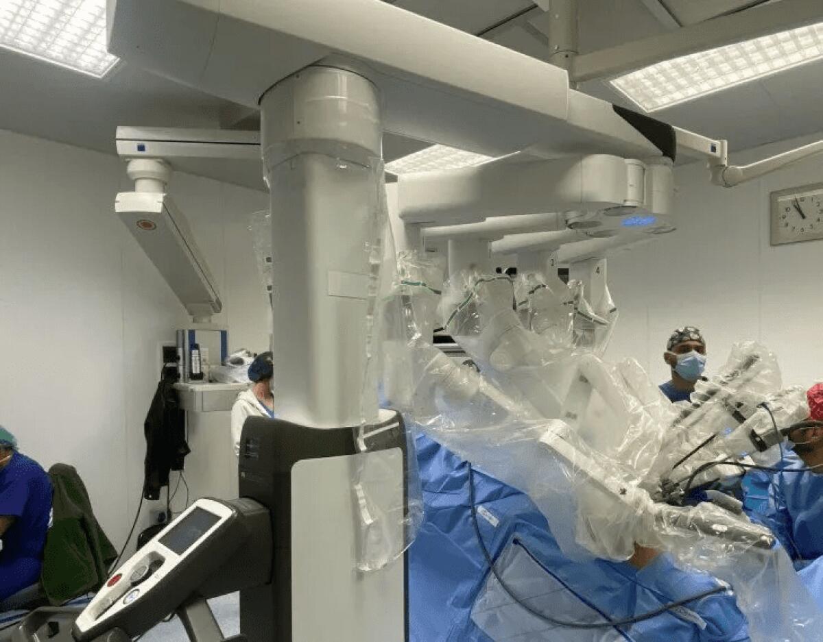 OSPEDALE SAN MARCO, PRIMI INTERVENTI CON IL NUOVO ROBOT DA VINCI - 