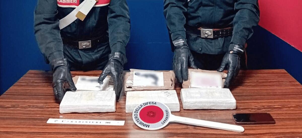 SBARCA A MESSINA CON OLTRE 3KG DI COCAINA, ARRESTATA 41ENNE - 