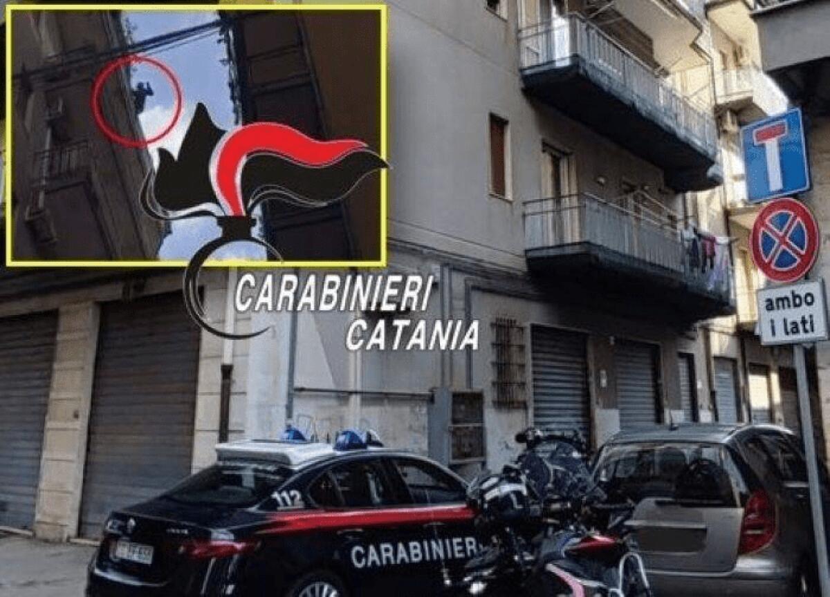 CATANIA. MINACCIA DI BUTTARSI DAL SESTO PIANO PER LA FINE DI UNA RELAZIONE SENTIMENTALE, 64ENNE SALVATO DAI CARABINIERI - 