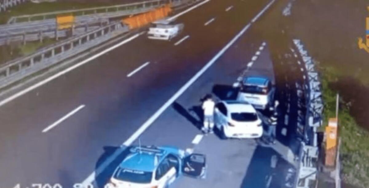 TRUFFA DELLO SPECCHIETTO SULLA SIRACUSA-CATANIA, DENUNCIATI 2 UOMINI - 