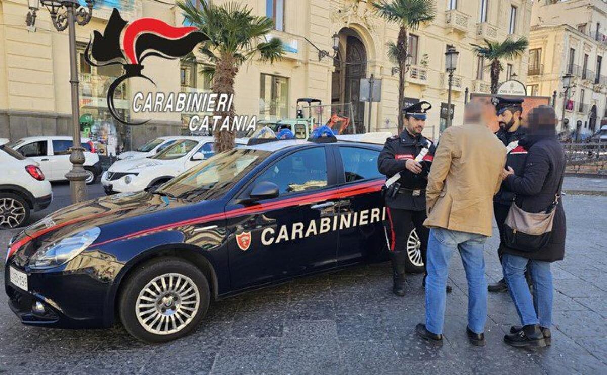 CATANIA. IN AUTO INSIEME NONOSTANTE IL DIVIETO DI AVVICINAMENTO E IL BRACCIALETTO ELETTRONICO, ARRESTATI ENTRAMBI - 