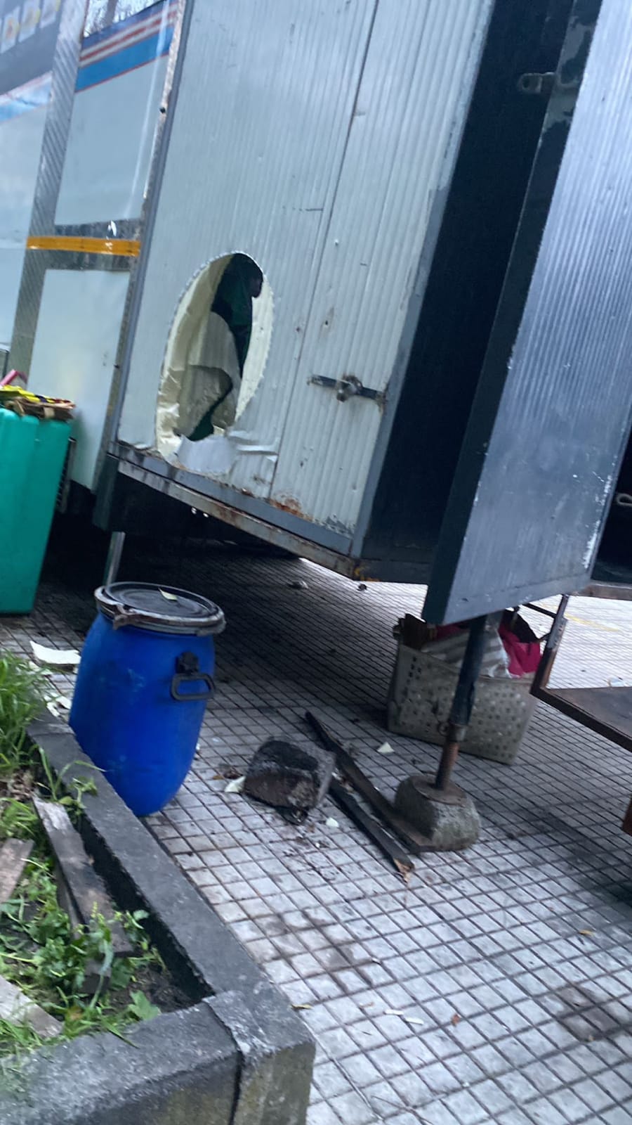 PATERNO'. LA TRISTE STORIA DELLA PANINERIA BOMBER KING: FURTI E DISPERAZIONE