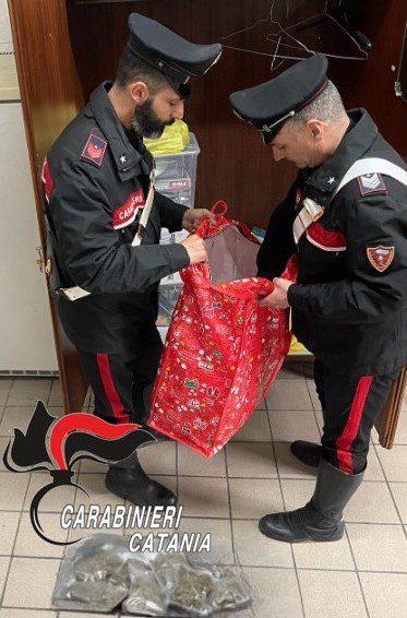 PATERNÒ. BECCATO AL MOMENTO DELLA “CONSEGNA”: ARRESTATO DAI CARABINIERI