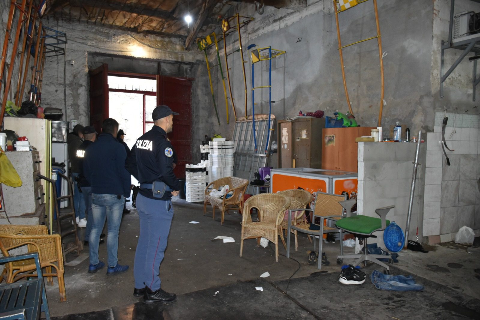 POLIZIA SEQUESTRA CINQUE CAVALLI E FARMACI DOPANTI A CATANIA