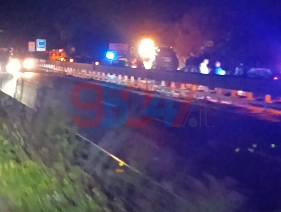 TAMPONAMENTO TRA TRE AUTO SULLA SS121 NEI PRESSI SVINCOLO PALAZZOLO, SOCCORSI SUL POSTO