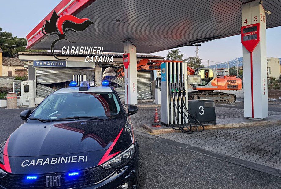 SAN GIOVANNI LA PUNTA. SVENTATO DAI CARABINIERI UN FURTO CON “SPACCATA” AL DISTRIBUTORE DI CARBURANTE
