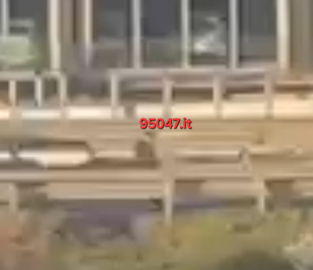 SEGNALAZIONE: "ATTENZIONE UOMO A PIEDI SULLA SUPERSTRADA 121"