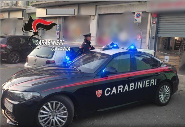 FIUMEFREDDO DI SICILIA: TENTA DI RIPULIRE LA CASSAFORTE DEL SUPERMERCATO: ARRESTATO DAI CARABINIERI.