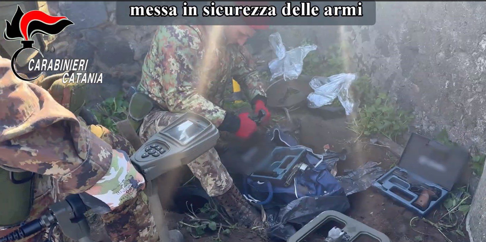 PATERNÒ. TROVATO  ARSENALE DI ARMI DA GUERRA SOTTOTERRA IN CONTRADA COSCIA DEL PONTE: «ARMI MICIDIALI»