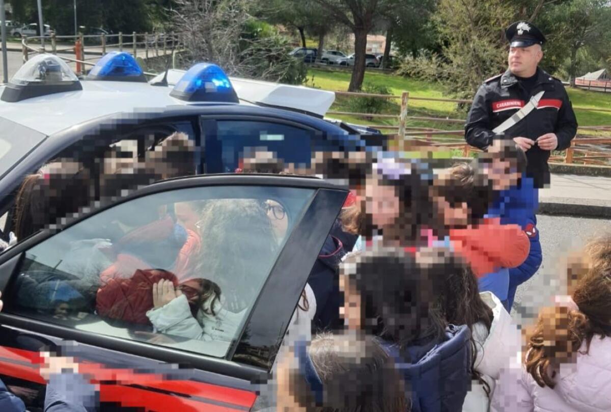 PATERNO'- "UN CARABINIERE PER AMICO",ANZI,TANTI CARABINIERI PER AMICI ALLA DON MILANI! - 