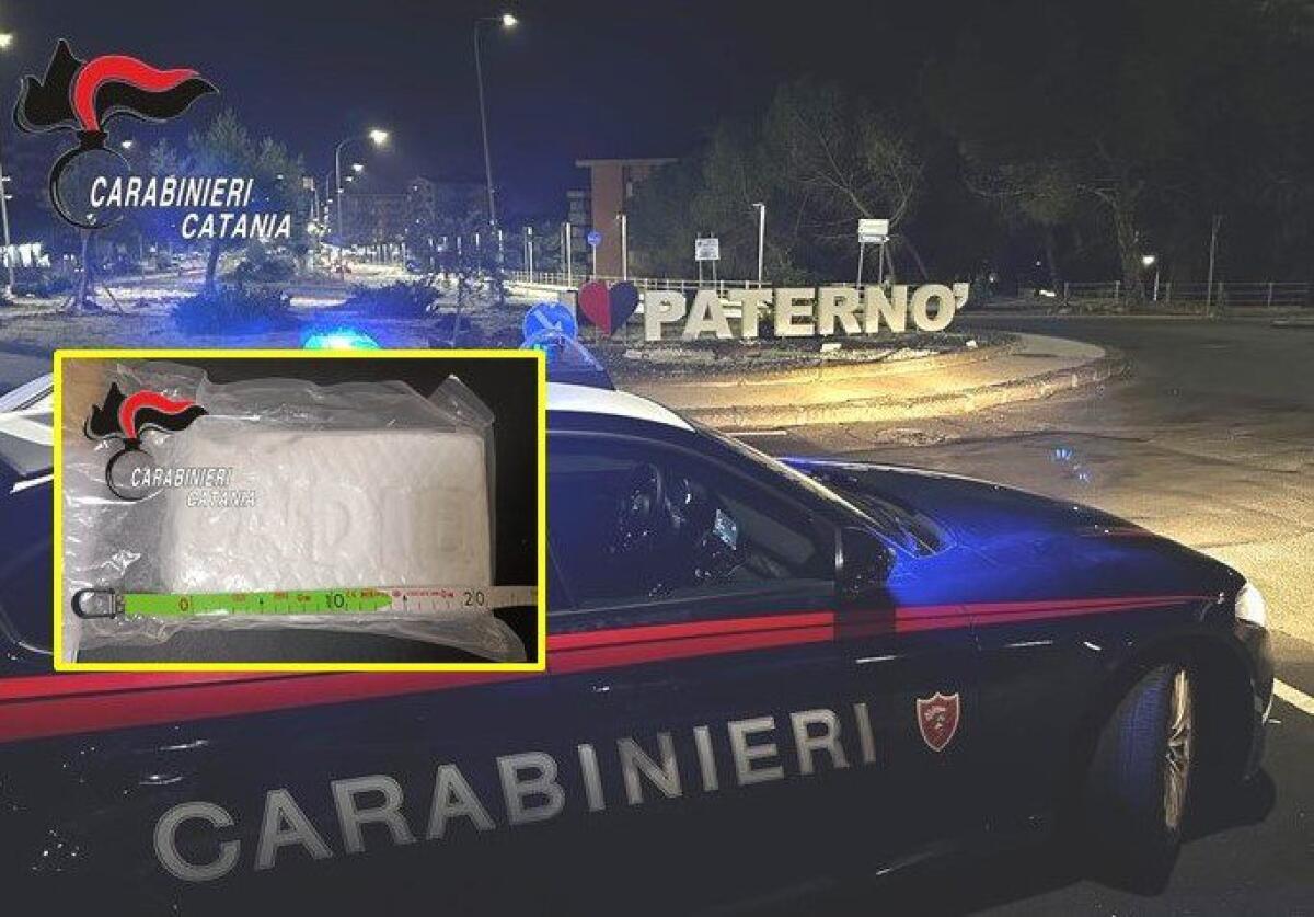 FERMATO SULLA SS121, IL FIGLIO NASCONDE 1 KG DI COCAINA SOTTO IL GIUBBOTTO. ARRESTATO 31ENNE PATERNESE - 