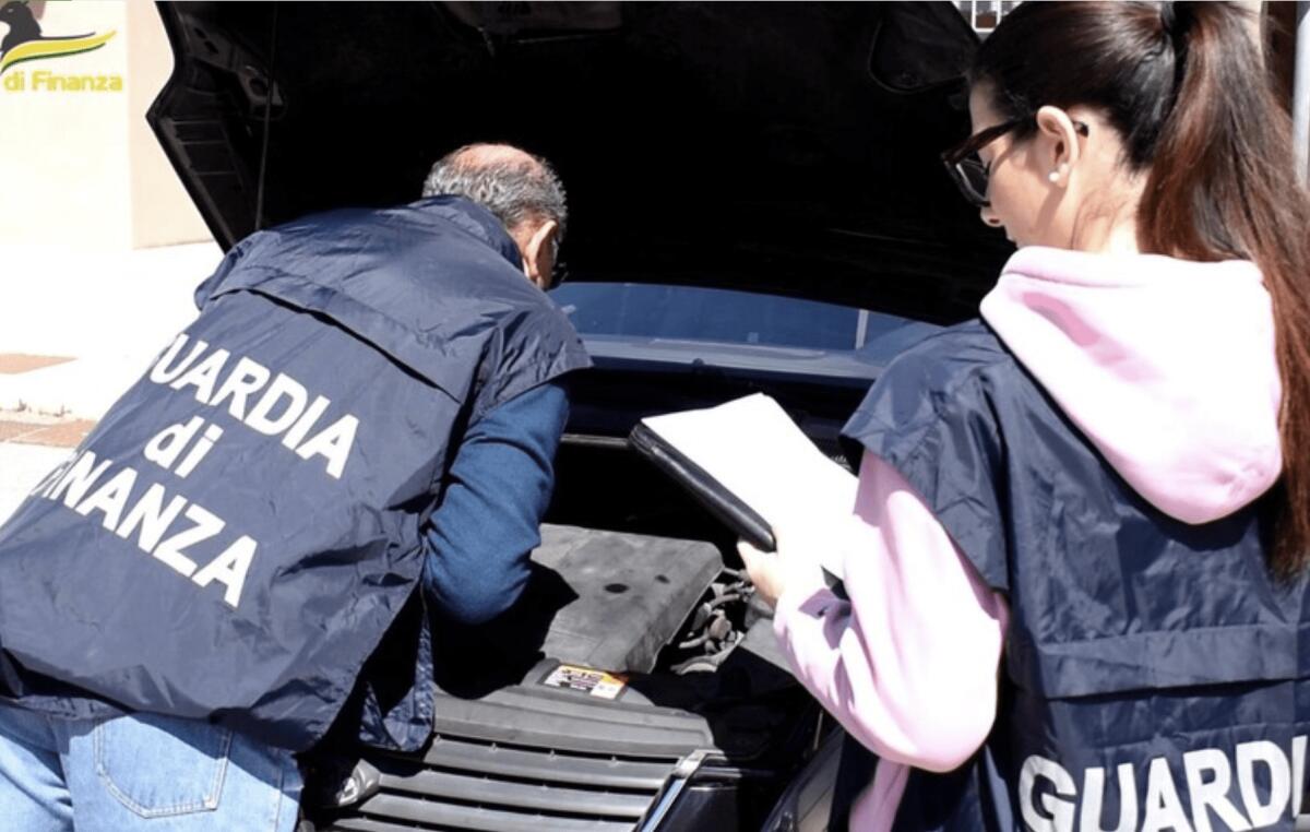 TRUFFE DEL CONTACHILOMETRI A CALTANISSETTA, SCOPERTE OLTRE 100 AUTO CON CONTACHILOMETRI  MANOMESSI - 