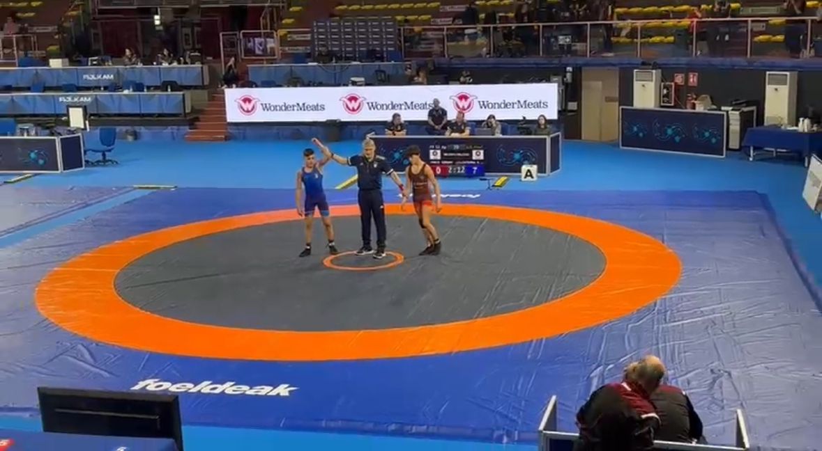 IL GIOVANISSIMO PATERNESE GIORGIO CONQUISTA IL TITOLO ITALIANO DI LOTTA LIBERA