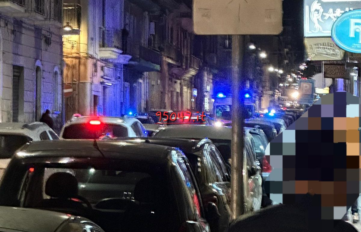 MOMENTI DI PAURA A PATERNÒ: UOMO IN STATO DI ALTERAZIONE CREA DISAGI ALL'ORDINE PUBBLICO