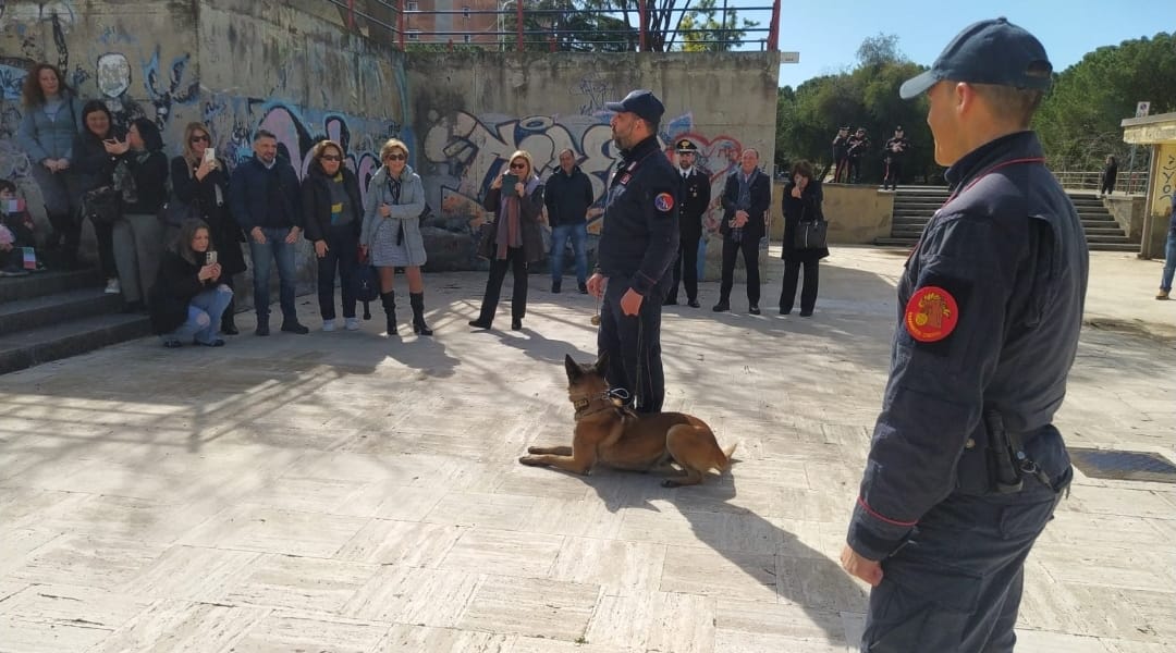 PATERNO'- "UN CARABINIERE PER AMICO",ANZI,TANTI CARABINIERI PER AMICI ALLA DON MILANI!