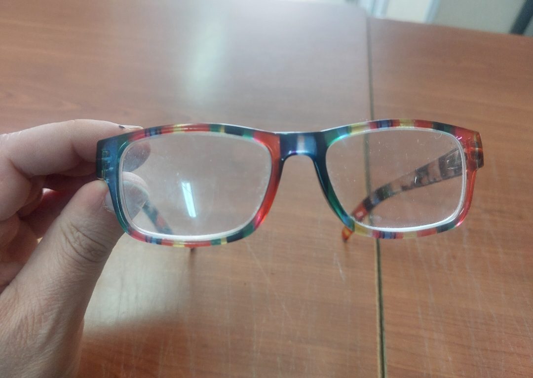 RUBRICA OGGETTI SMARRITI: OCCHIALI RITROVATI A PATERNÒ