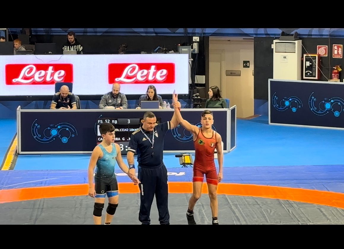 IL GIOVANISSIMO PATERNESE GIORGIO CONQUISTA IL TITOLO ITALIANO DI LOTTA LIBERA