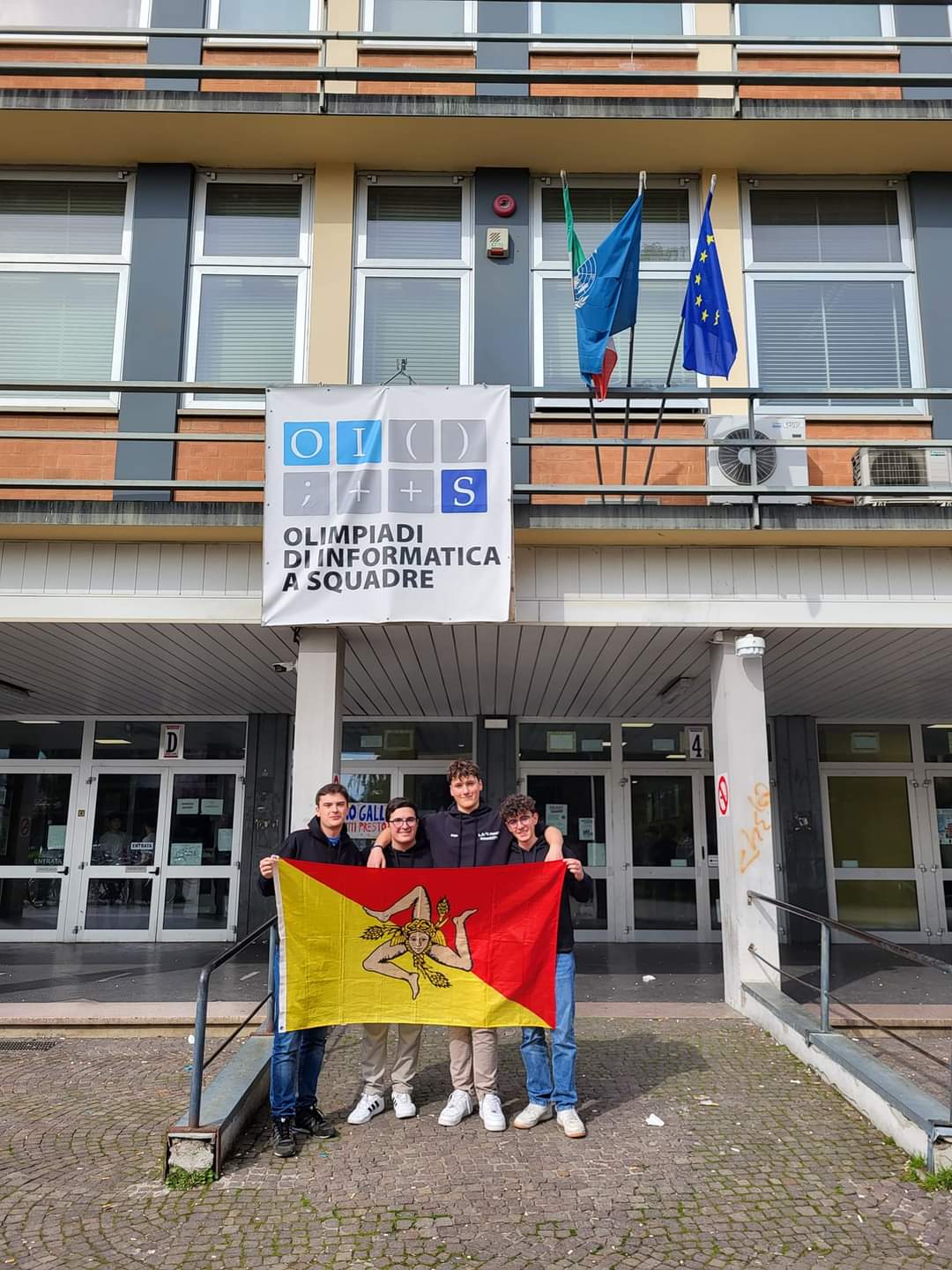 PATERNÒ.  SUCCESSO PER GLI STUDENTI DEL LICEO SCIENTIFICO FERMI AL CAMPIONATO NAZIONALLE DI INFORMATICA A SQUADRE
