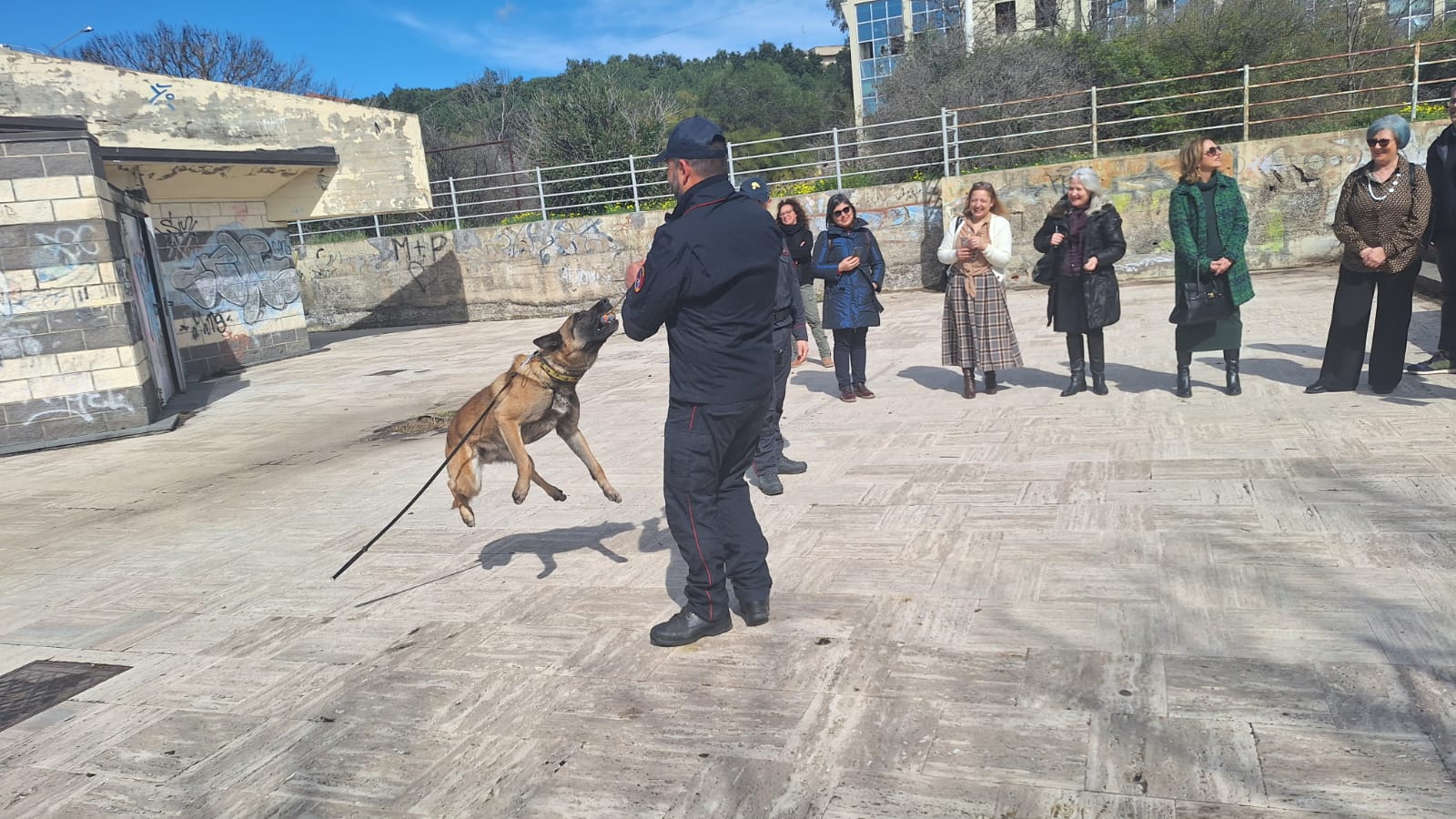 PATERNO'- "UN CARABINIERE PER AMICO",ANZI,TANTI CARABINIERI PER AMICI ALLA DON MILANI!