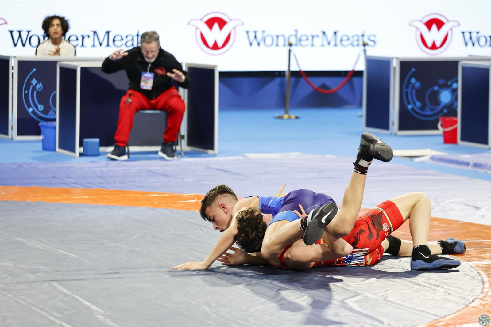 IL GIOVANISSIMO PATERNESE GIORGIO CONQUISTA IL TITOLO ITALIANO DI LOTTA LIBERA