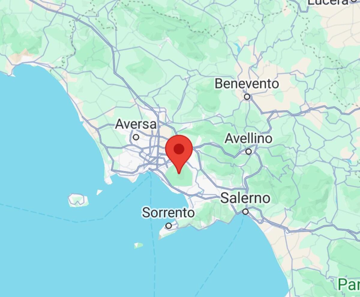 ALL’ALBA DI OGGI HA TREMATO ANCHE IL VESUVIO: SCOSSA DI MAGNITUDO 3.1 - 