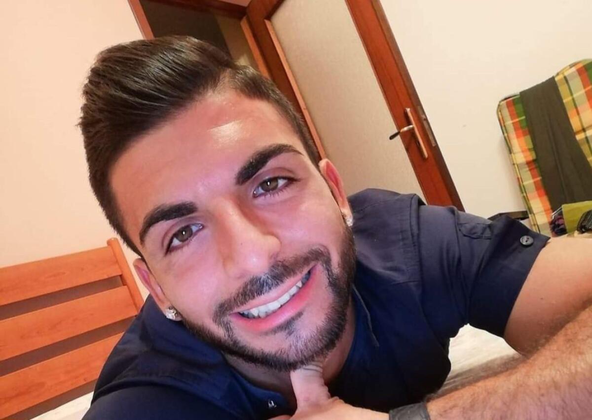 TRAGEDIA IERI AD ACI SANT'ANTONIO:  OPERAIO DI 31 ANNI SCHIACCIATO DALLA PORTA DELL'ASCENSORE MENTRE SOCCORREVA UNA RAGAZZA - 