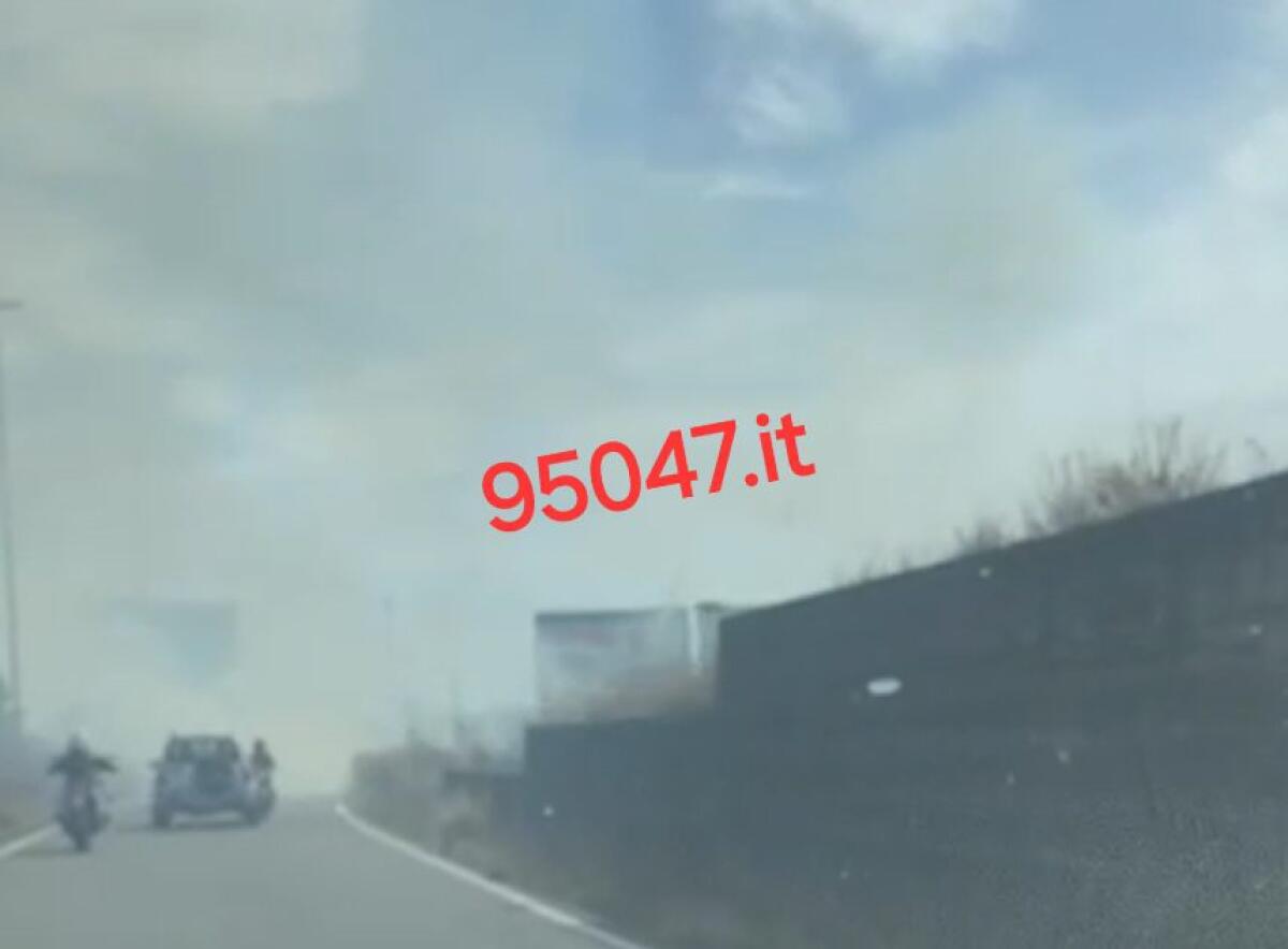 MISTERBIANCO : VASTO INCENDIO STERPAGLIE IN CORSO - 