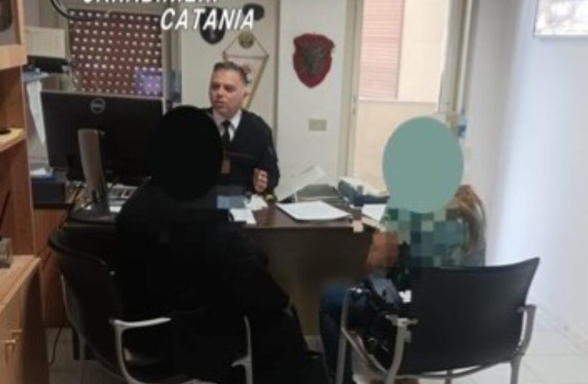 MISTERBIANCO. CHIEDE SOLDI A TUTTI I FAMILIARI E MINACCIA LA MADRE: I CARABINIERI ARRESTANO UN 24ENNE - 