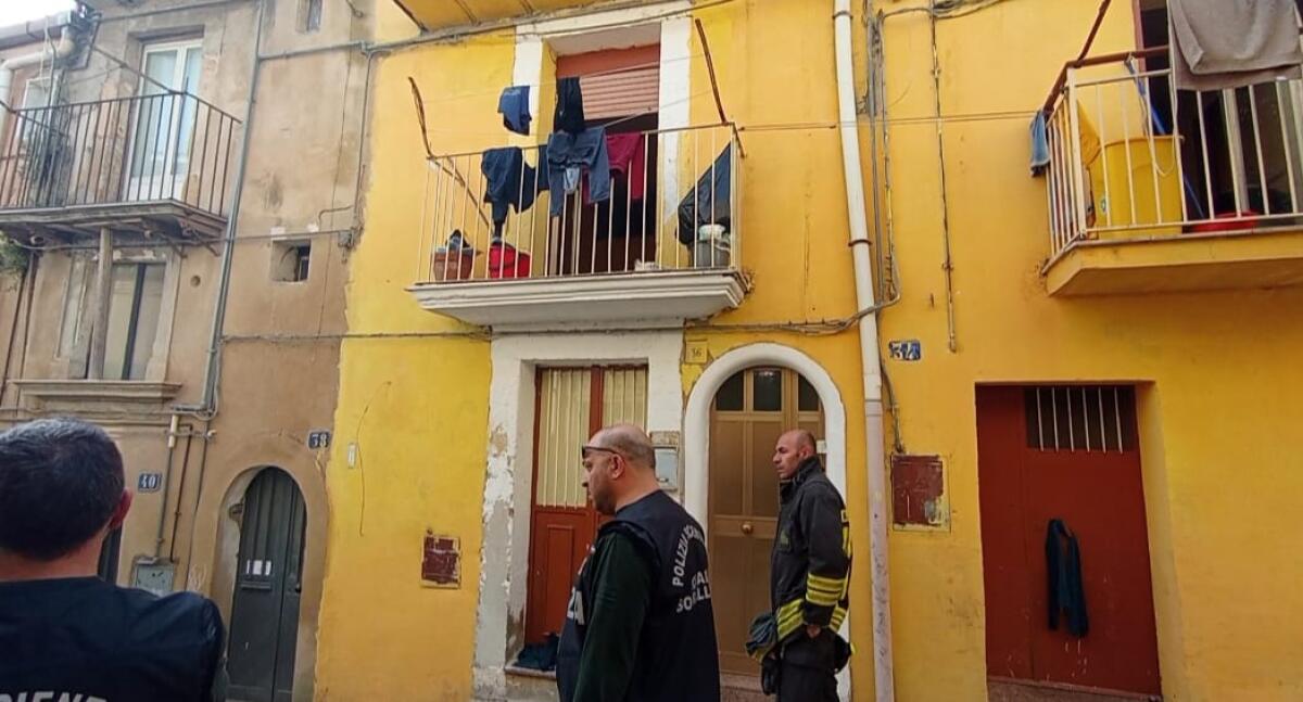 TRAGEDIA A CALTAGIRONE, SCOPPIA LA PENTOLA A PRESSIONE: MUORE DONNA DI 46ANNI  MADRE DI OTTO FIGLI - 