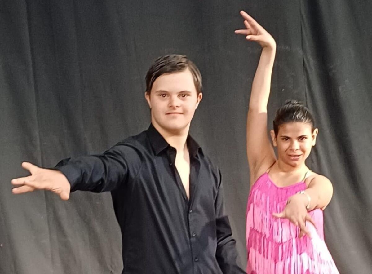 SICILY DANCE CUP.  ROSA E ALBERTO DELL'ASSOCIAZIONE 20 NOVEMBRE 1989, ILLUMINANO IL PALCO CON PASSIONE E INCLUSIONE. - 