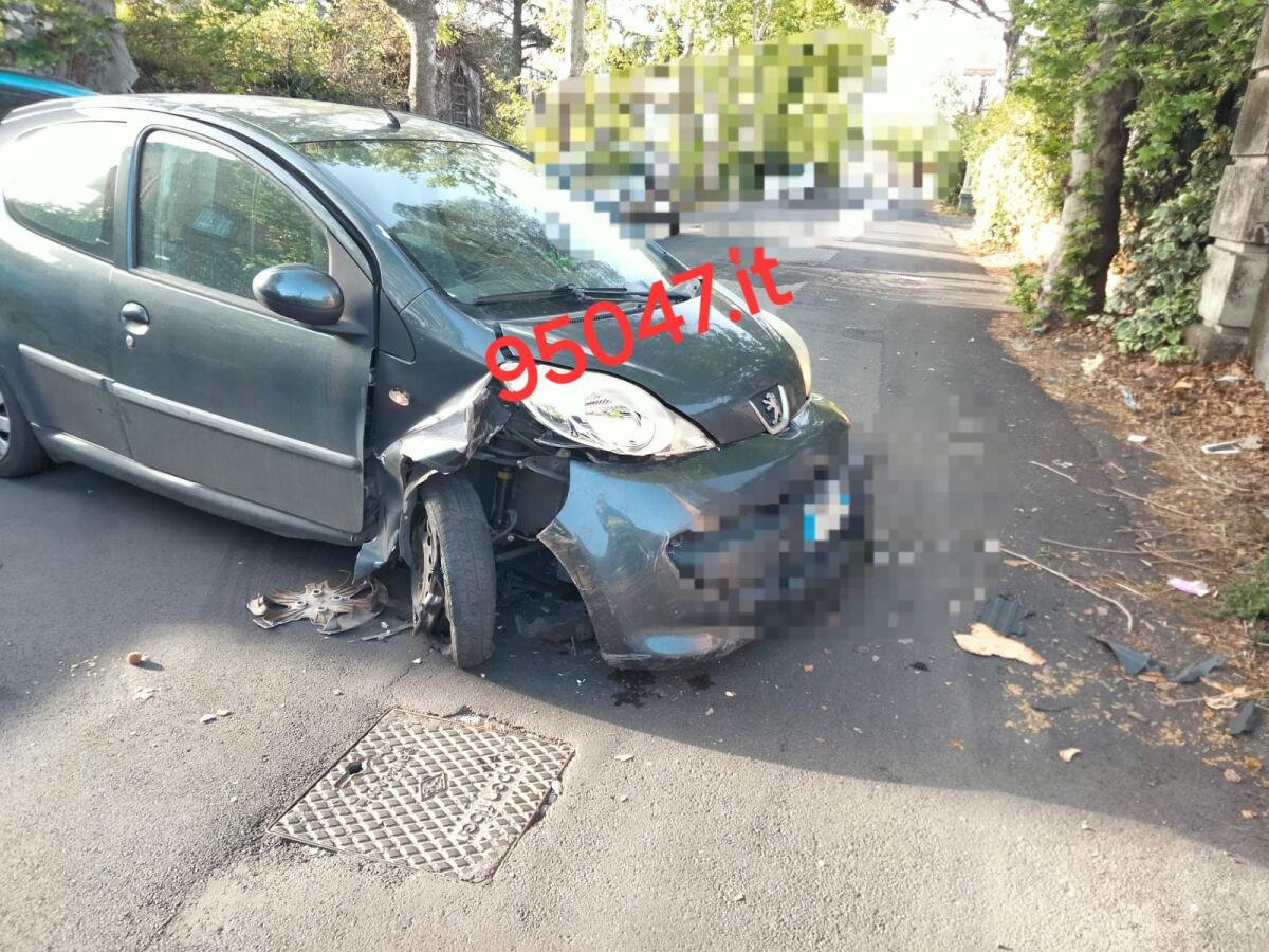 INCIDENTE A SAN GIOVANNI LA PUNTA: AUTO SI SCHIANTA CONTRO UN ALBERO, CONDUCENTE FERITA - 