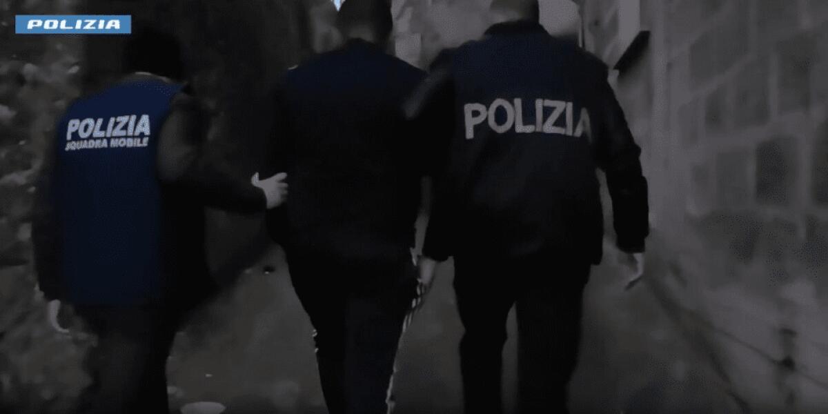 BRONTE. AVREBBERO VIOLENTATO IN GRUPPO UNA DONNA E RIPRESO LA SCENA CON IL CELLULARE, DUE ARRESTI - 