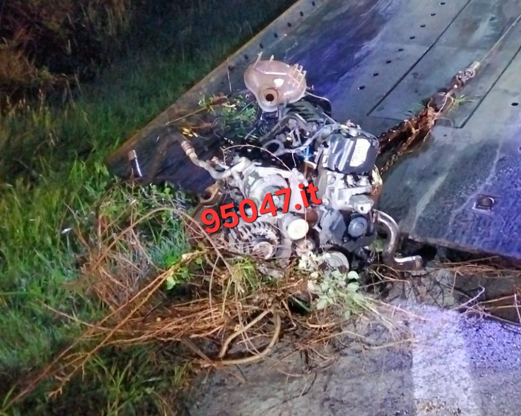 GRAVE INCIDENTE QUESTA MATTINA A MISTERBIANCO, AUTO SI RIBALTA, GRAVE DONNA