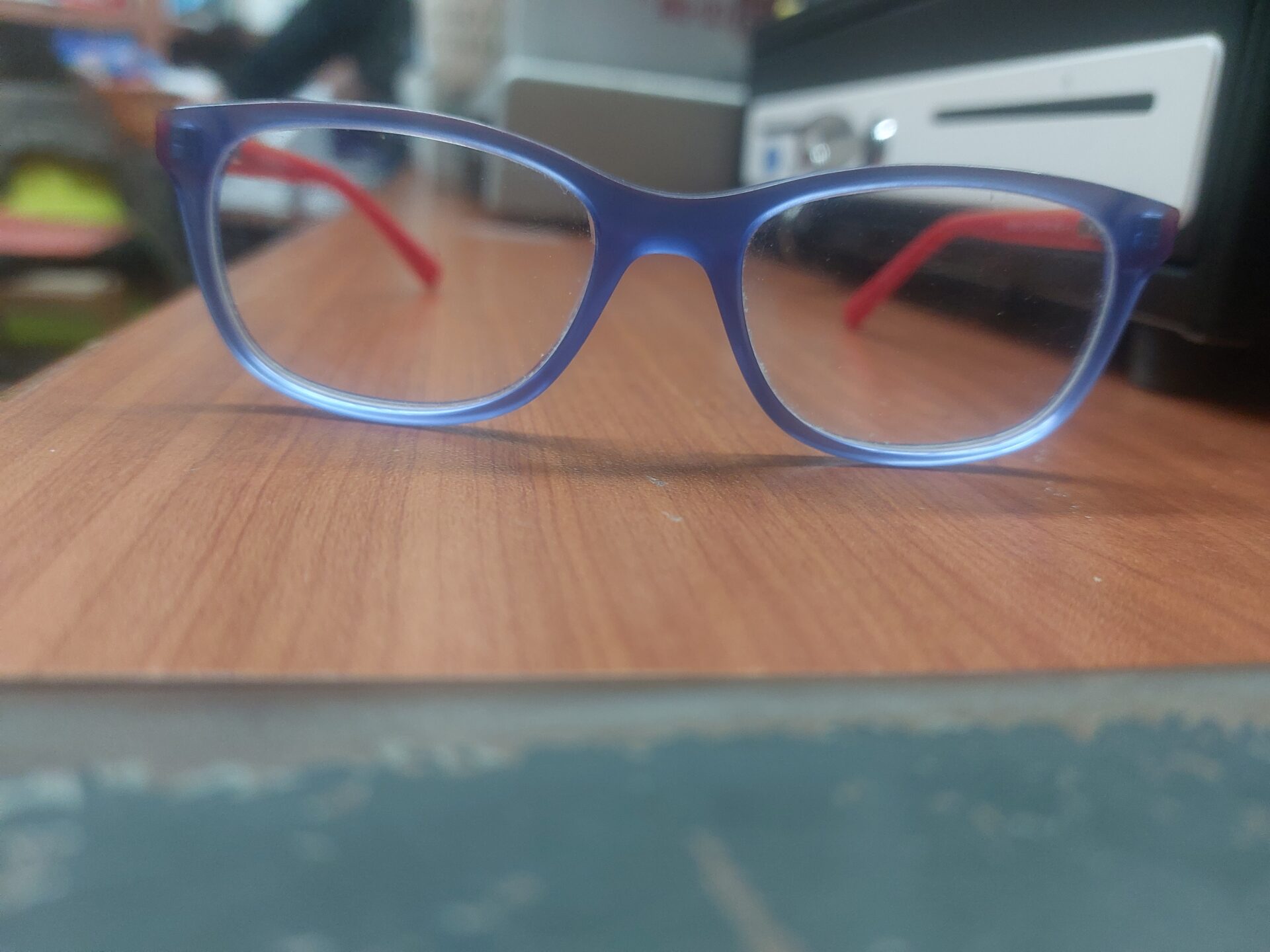 RUBRICA OGGETTI SMARRITI A PATERNÒ: OCCHIALI RITROVATI