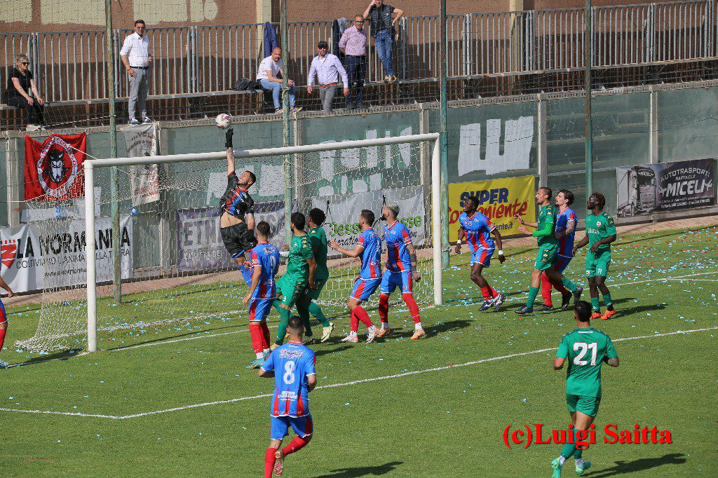 PATERNO’ CALCIO: IL SOGNO CONTINUA, CONQUISTATA LA FINALE DI COPPA