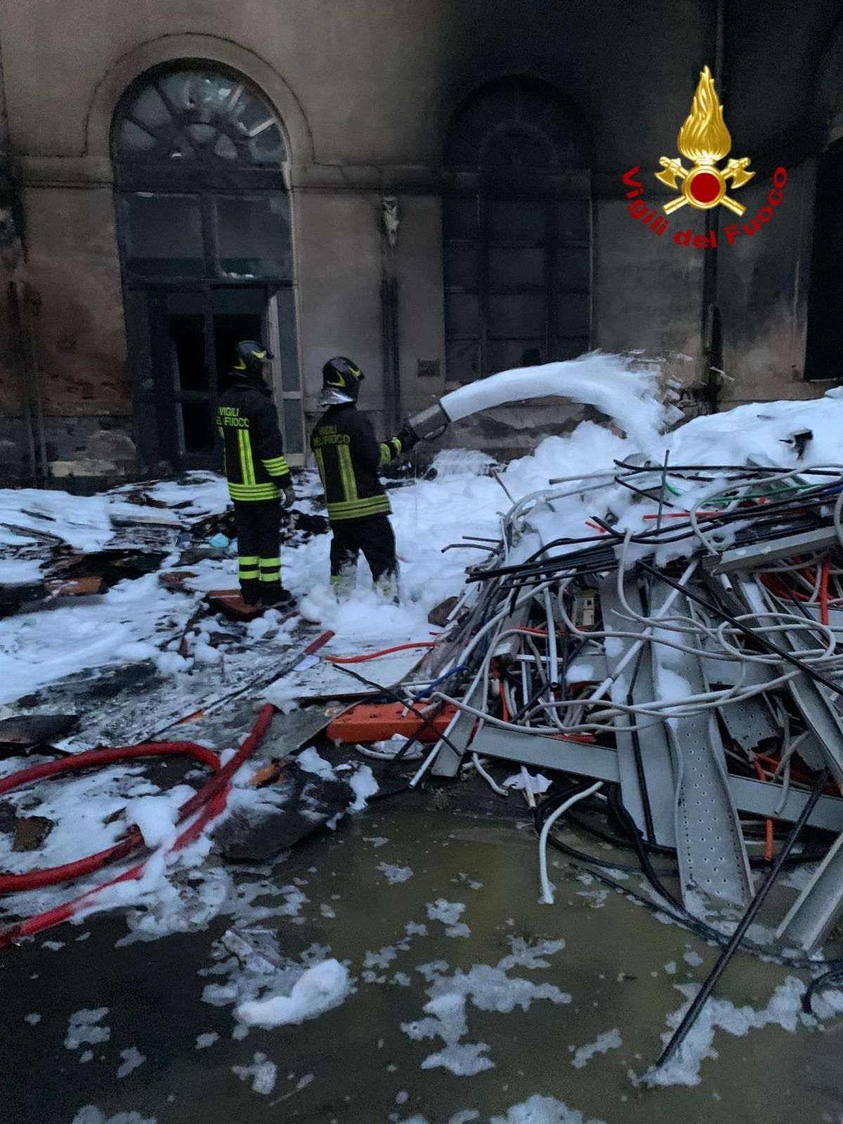 INCENDIO ALL’INTERNO DELL’EX PRESIDIO OSPEDALIERO “VITTORIO EMANUELE” A CATANIA