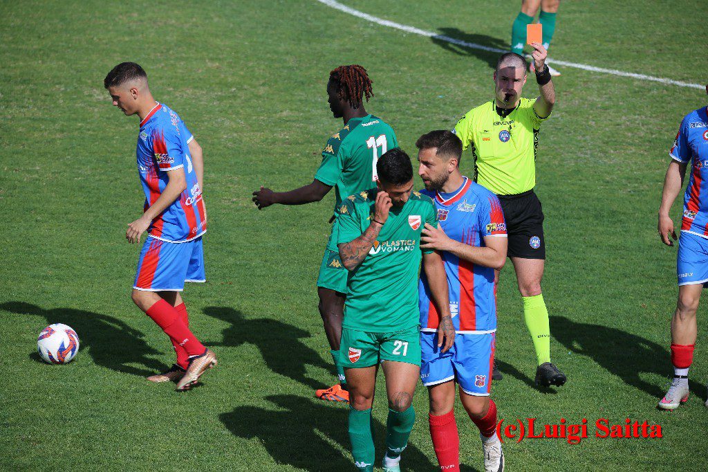 PATERNO’ CALCIO: IL SOGNO CONTINUA, CONQUISTATA LA FINALE DI COPPA
