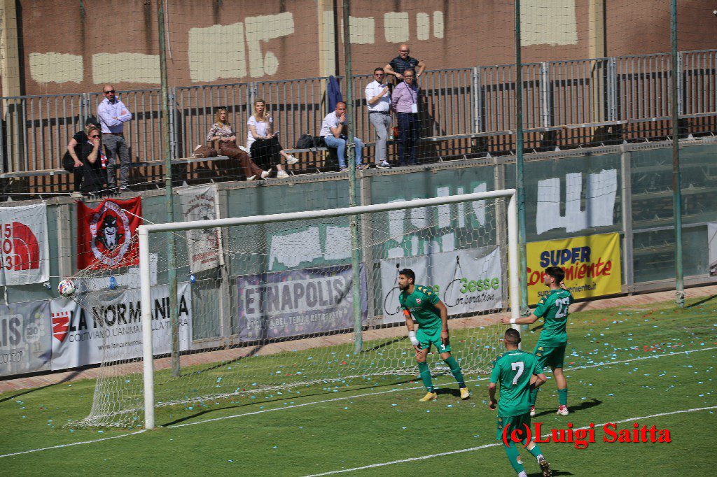 PATERNO’ CALCIO: IL SOGNO CONTINUA, CONQUISTATA LA FINALE DI COPPA