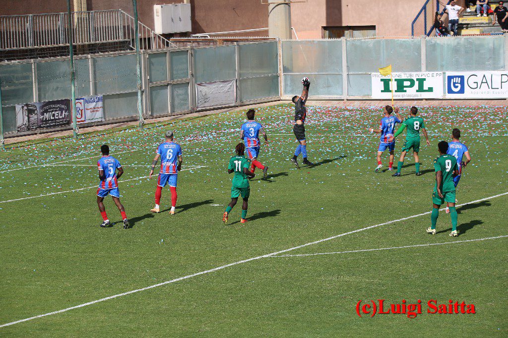 PATERNO’ CALCIO: IL SOGNO CONTINUA, CONQUISTATA LA FINALE DI COPPA