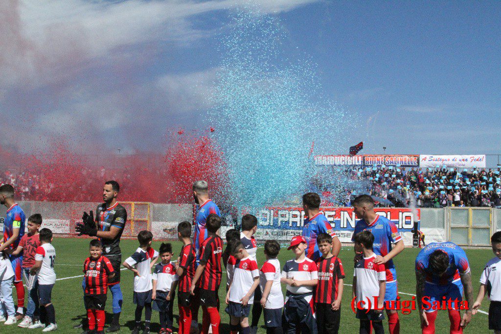 PATERNO’ CALCIO: IL SOGNO CONTINUA, CONQUISTATA LA FINALE DI COPPA