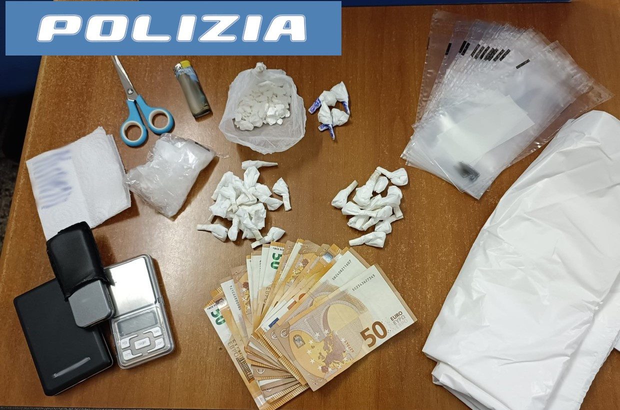 CATANIA. ALLA GUIDA DELLO SCOOTER CON LA DROGA NELLA BIANCHERIA INTIMA, ARRESTATO